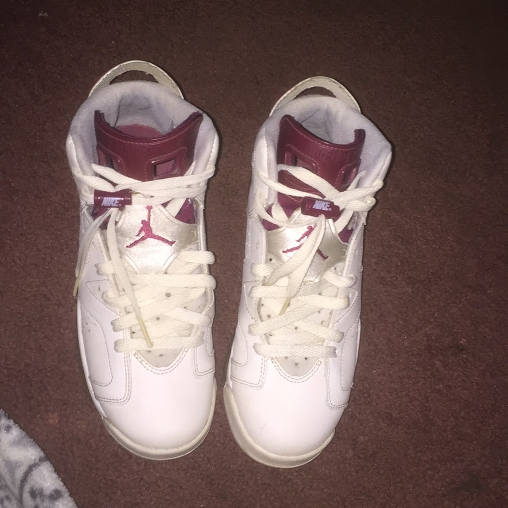 Jordan Retro Maroon 6s